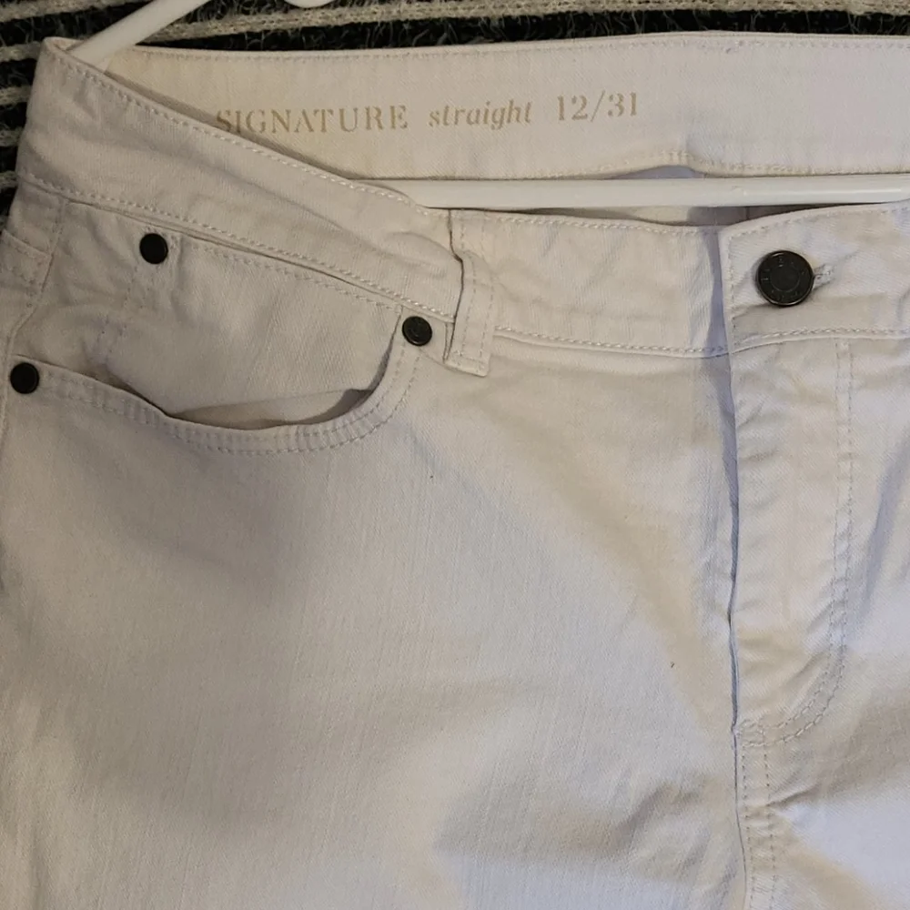 C4 : Singnature jeans:- women straight jeans 12/31 - Picture 3 of 4